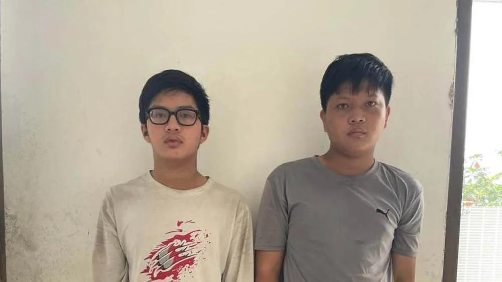 Hai đối tượng tại cơ quan công an