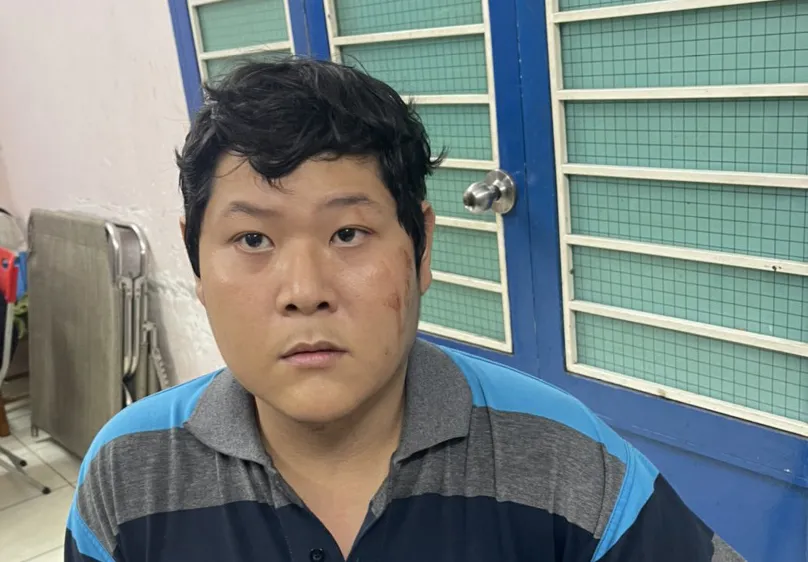 Nghi phạm Duy tại cơ quan công an. Ảnh: C.T