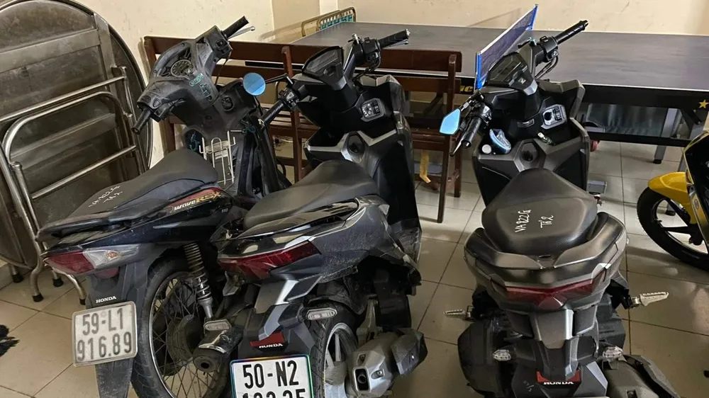 Tú tại cơ quan công an