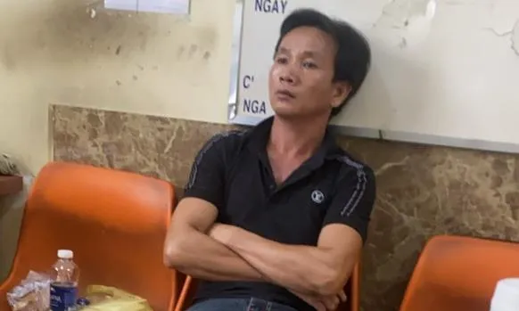 Dương Hoàng Việt Em tại cơ quan công an 