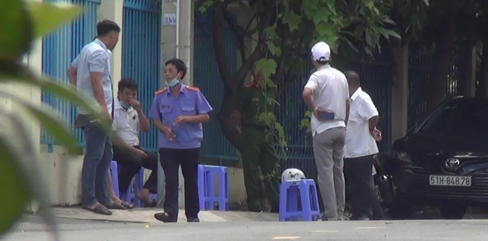 Lực lượng chức năng tại hiện trường 