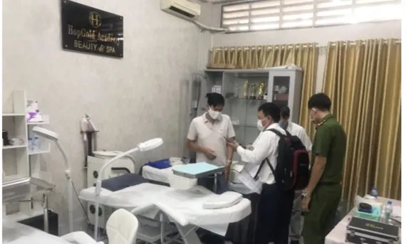 Lực lượng chức năng kiểm tra một cơ sở