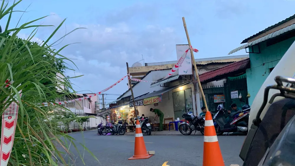 Công an phong toả hiện trường. Ảnh: CHÍ THẠCH 