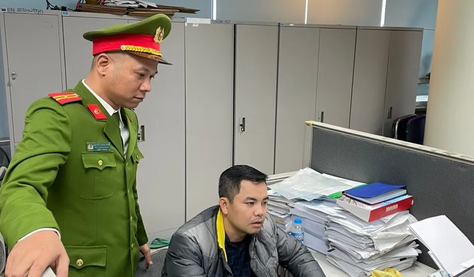 Công an khám xét ở Cục Đăng kiểm Việt Nam 