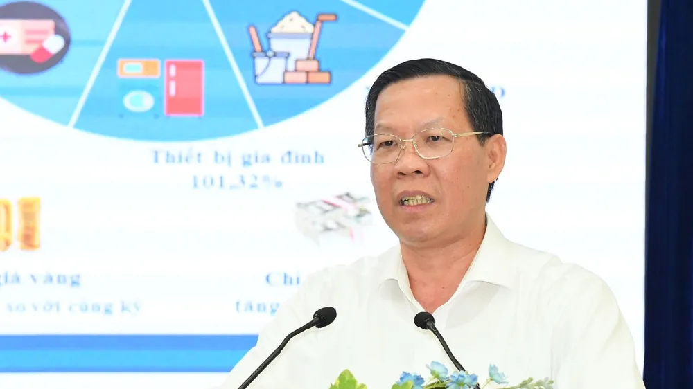 Đồng chí Phan Văn Mãi, Ủy viên Ban Chấp hành Trung ương Đảng, Phó Bí thư Thường trực Thành ủy TPHCM, Chủ tịch UBND TPHCM phát biểu. Ảnh: VIỆT DŨNG