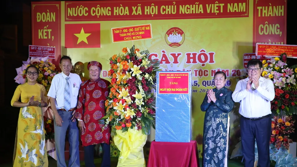 Huy động nguồn lực xã hội nhằm giúp đỡ người nghèo, người yếu thế