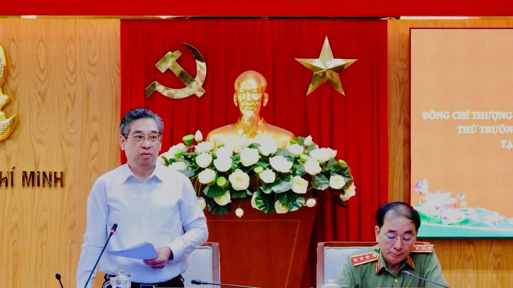 Đồng chí Nguyễn Phước Lộc, Phó Bí thư Thành ủy TPHCM, Trưởng Ban Tổ chức Thành ủy TPHCM phát biểu 