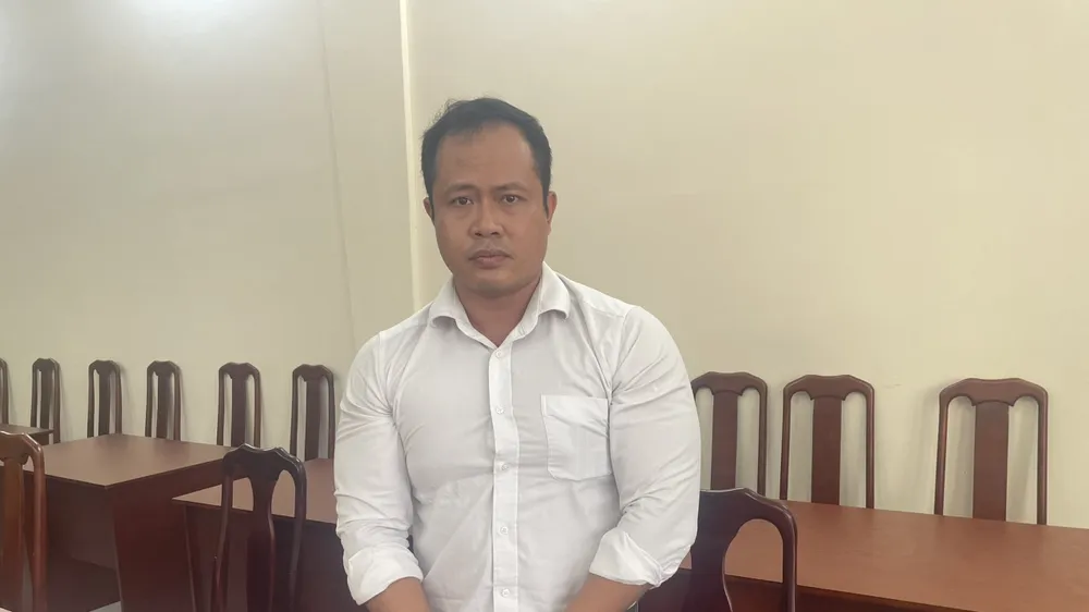 Cường tại cơ quan công an 