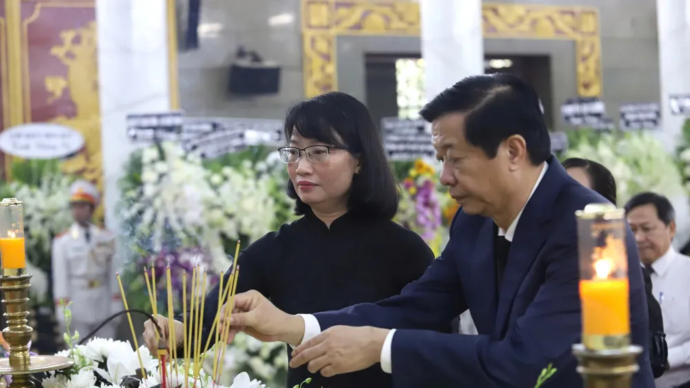 Tiễn biệt GS-TS Phan Lương Cầm về nơi an nghỉ cuối cùng