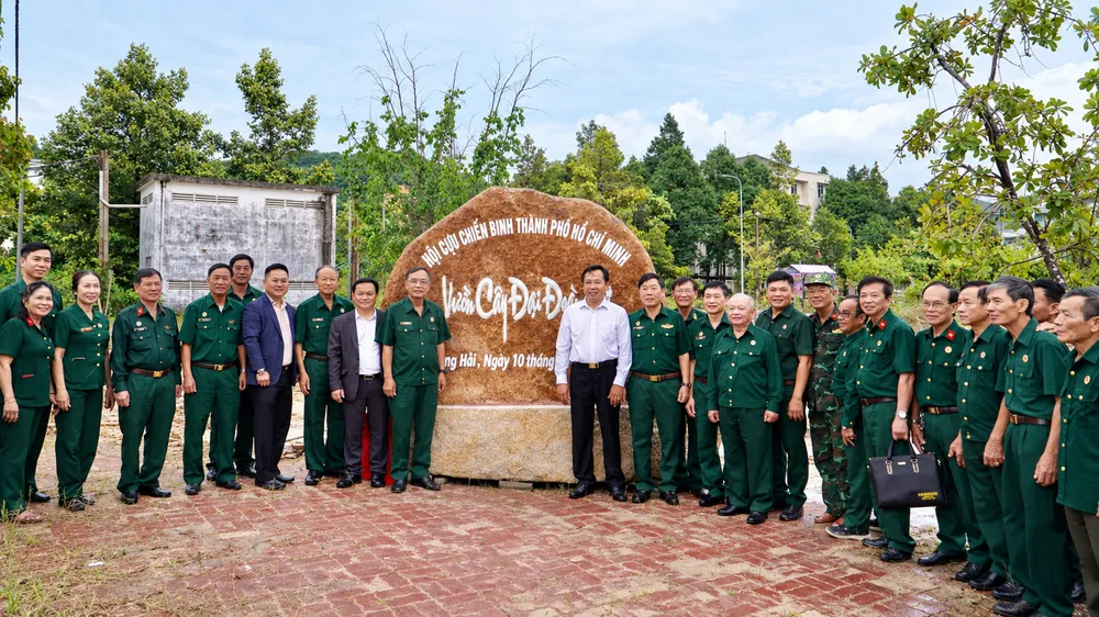 Hội Cựu chiến binh TPHCM phối hợp với Hội Cựu chiến binh xã Long Hải tổ chức khánh thành “Vườn cây Đại đoàn kết” .