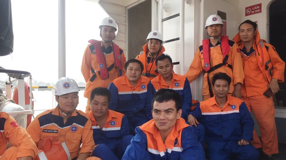 Các thuyền viên tàu Hồng Anh 69 được cứu