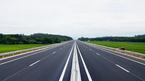 Tạm cấm một số phương tiện lưu thông trên cao tốc Đà Nẵng - Quảng Ngãi