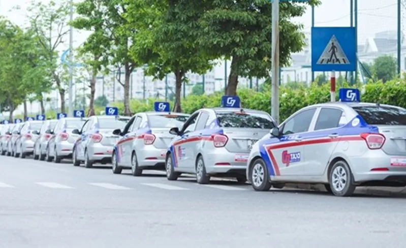 Liên minh taxi Việt cam kết không tăng giá giờ cao điểm