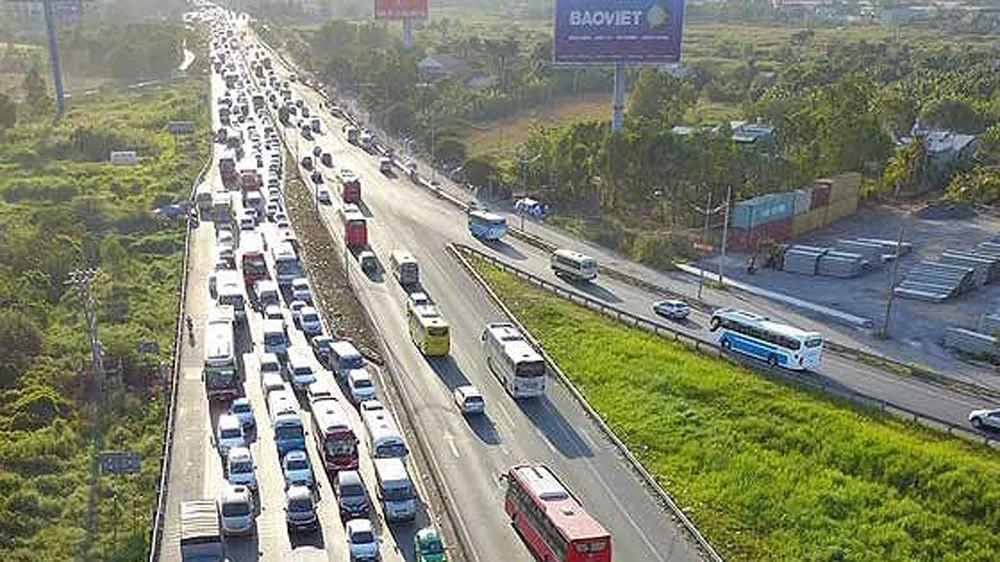Tổng cục Đường bộ yêu cầu VEC báo cáo về việc cấm vĩnh viễn 2 phương tiện đi vào cao tốc