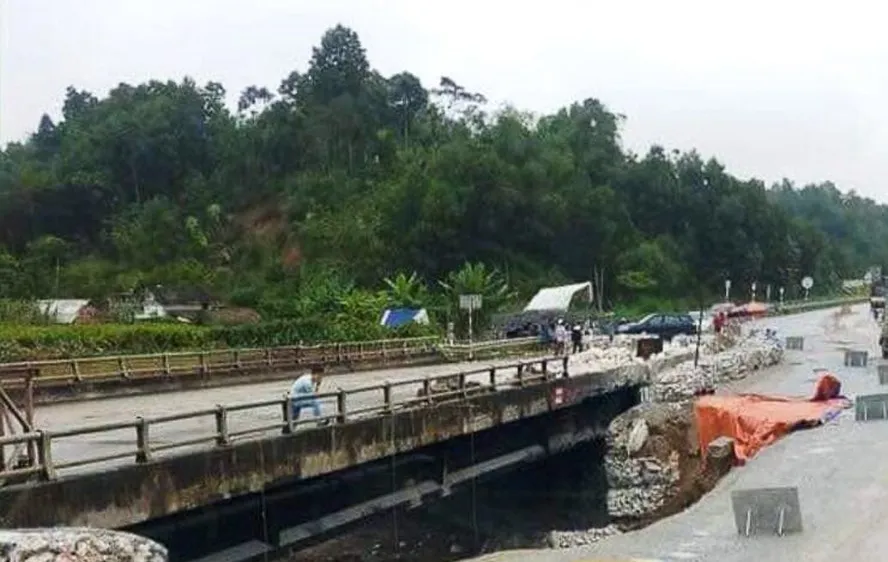 Cầu Ngòi Thủ chưa được sửa chữa sau 7 tháng xảy ra sự cố