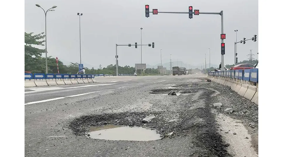Yêu cầu xử lý dứt điểm 2 nút giao lên cao tốc Đà Nẵng - Quảng Ngãi