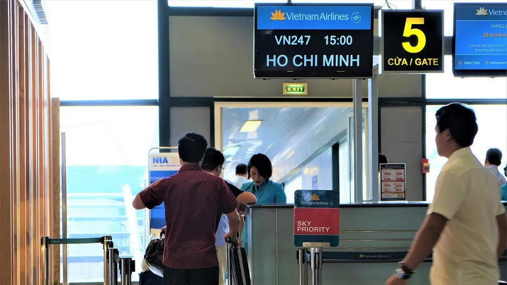 Hành khách đi chặng Hà Nội - TPHCM có quầy làm thủ tục riêng 