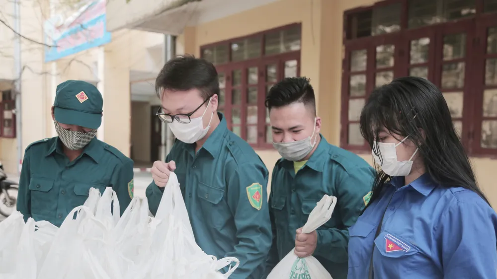 Điểm phát quà của Đoàn thanh niên Học viện Tài chính
