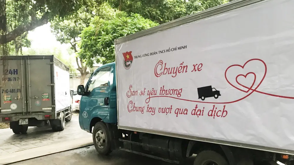 Chuyến xe chở hàng chia sẻ yêu thương tại Hà Nội khởi hành sáng 22-4