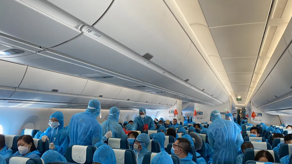 Đón hơn 500 công dân Việt Nam về nước