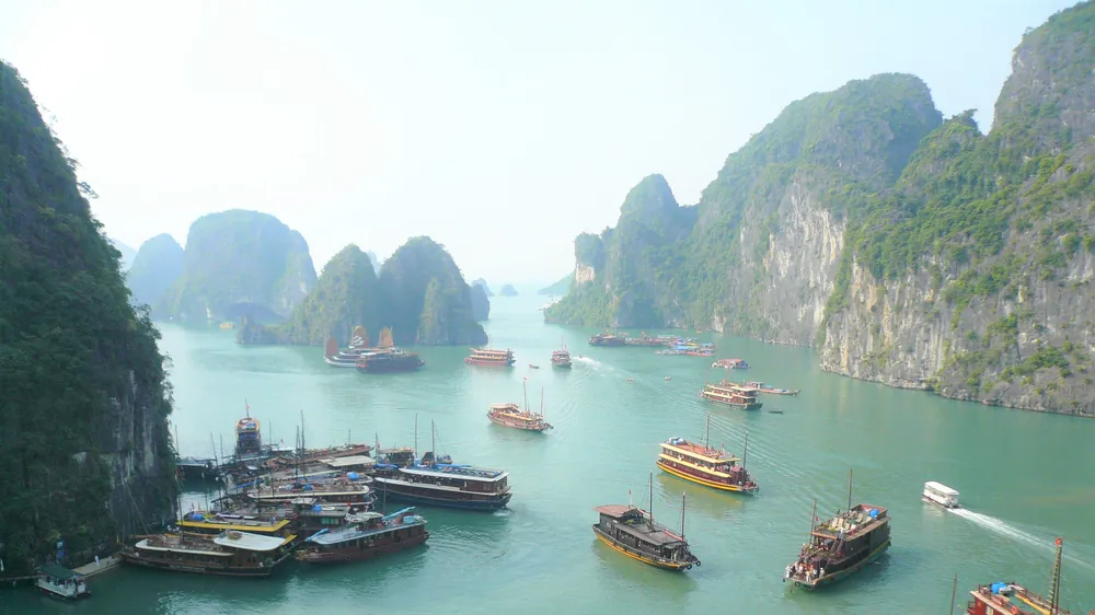 Vay hơn 11,8 tỷ Yên xử lý nước thải chảy xuống Vịnh Hạ Long