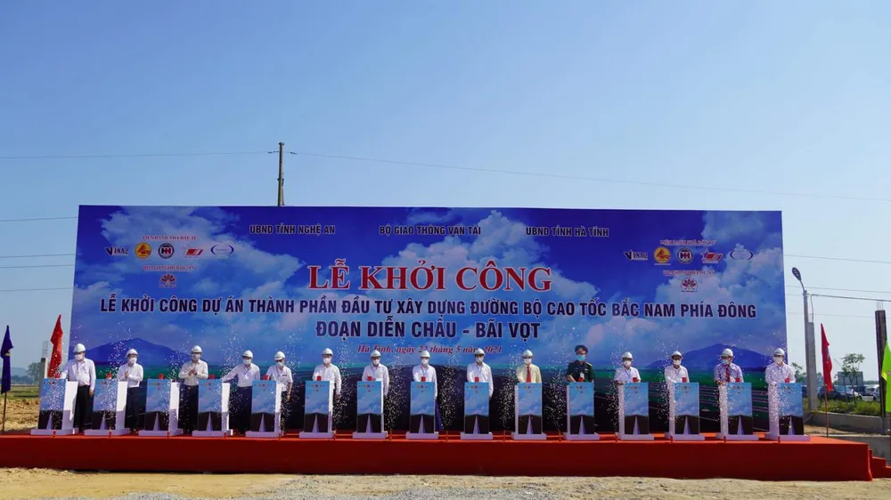 Dự án thành phần đoạn Diễn Châu- Bãi Vọt vừa được khởi công