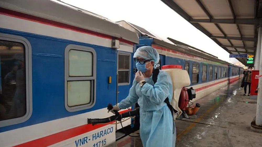 Từ ngày 31-10, hành khách đi tàu chỉ cần khai báo điện tử 
