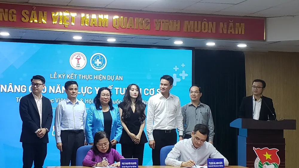  Tổng hội Y học Việt Nam và Hội Thầy thuốc trẻ Việt Nam ký kết chương trình Nâng cao năng lực y tế cơ sở 