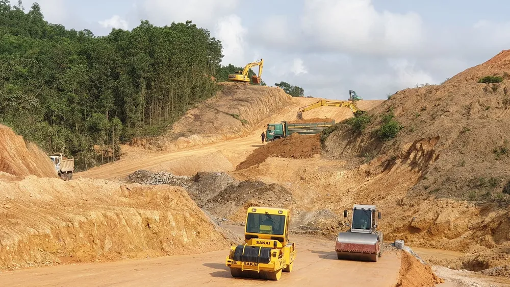 Loại 3 nhà thầu yếu kém tại dự án cao tốc Diễn Châu - Bãi Vọt