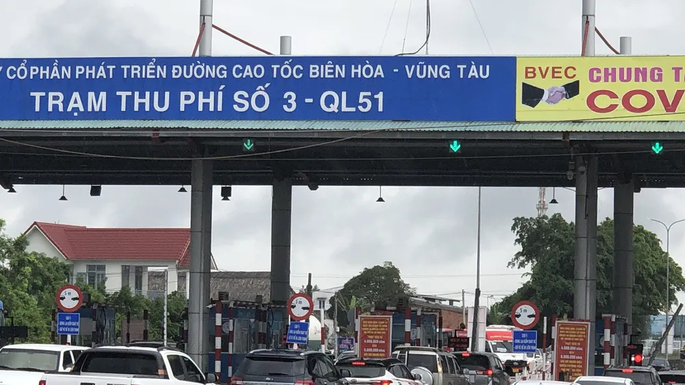Trạm thu phí trên QL51