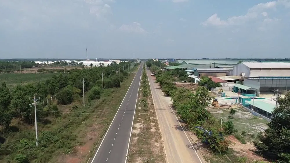 Đường Hồ Chí Minh đoạn Chơn Thành - Đức Hòa thi công dở dang