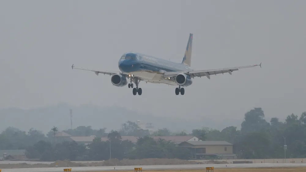 Máy bay A321 chuẩn bị hạ cánh tại Cảng hàng không Điện Biên
