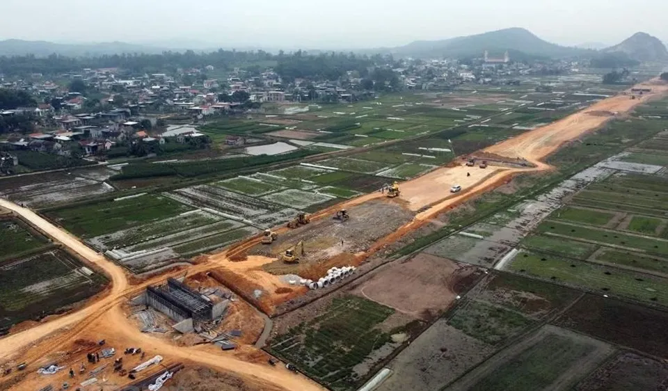 Cao tốc Diễn Châu - Bãi Vọt đang rốt ráo thi công
