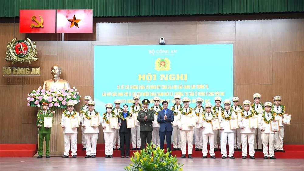 Bộ Công an tuyên dương, trao giải thưởng "Gương mặt trẻ Công an tiêu biểu" năm 2023
