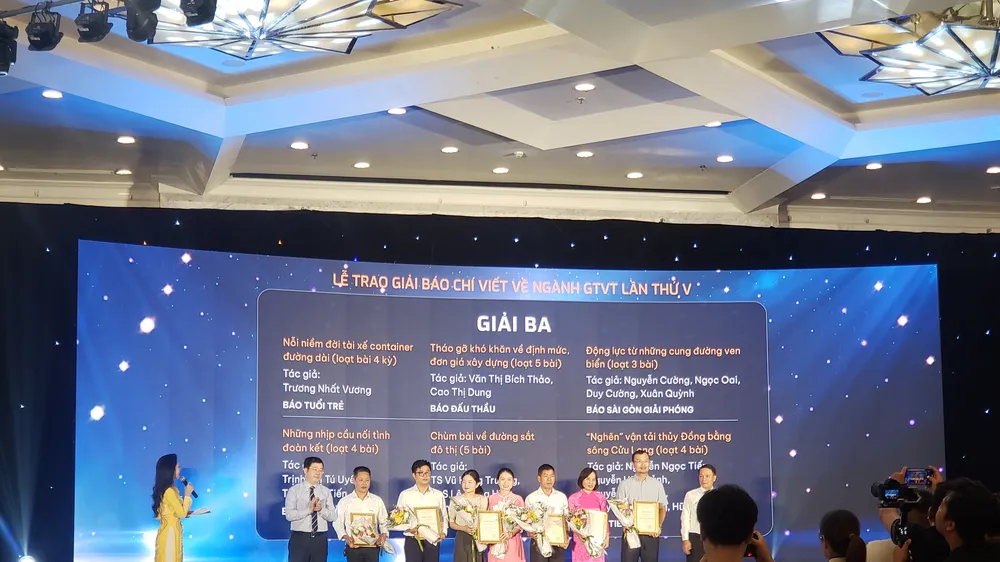 Lễ trao Giải Báo chí viết về ngành GTVT lần thứ V năm 2023-2024