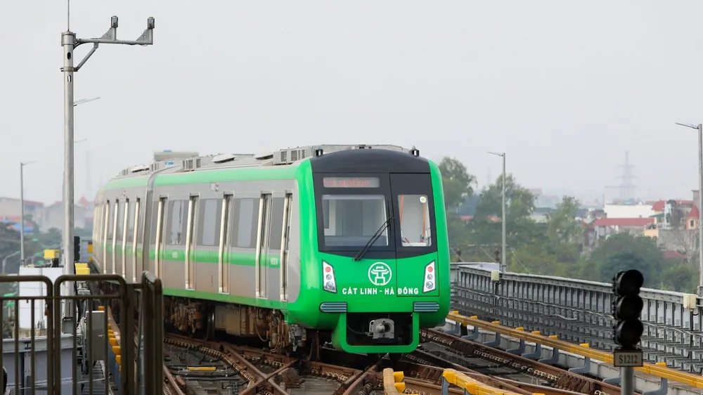 Đường sắt đô thị, xe buýt Hà Nội tạm dừng hoạt động 
