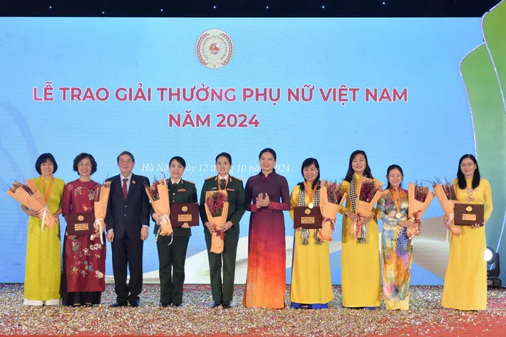 Lễ trao Giải thưởng Phụ nữ Việt Nam