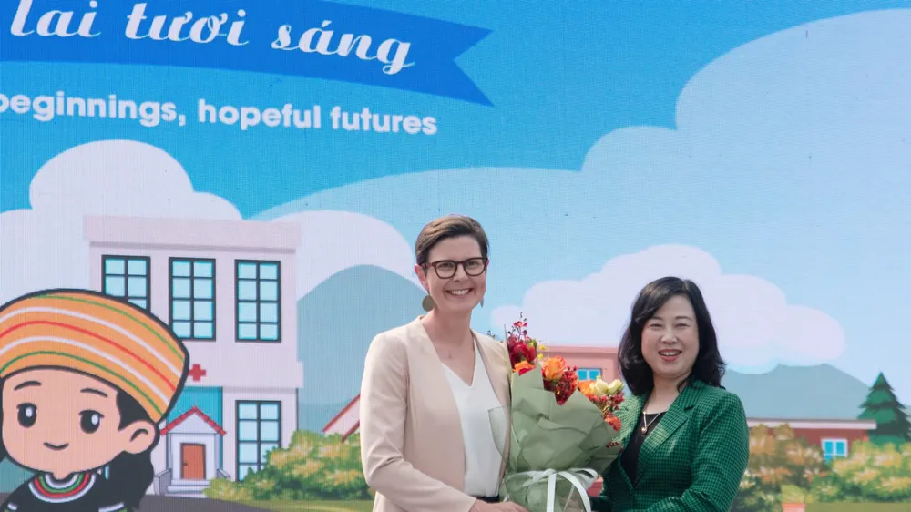 Bộ trưởng Bộ Y tế Đào Hồng Lan và Trưởng đại diện Tổ chức Y tế Thế giới tại Việt Nam Angela Pratt tại lễ mít tinh