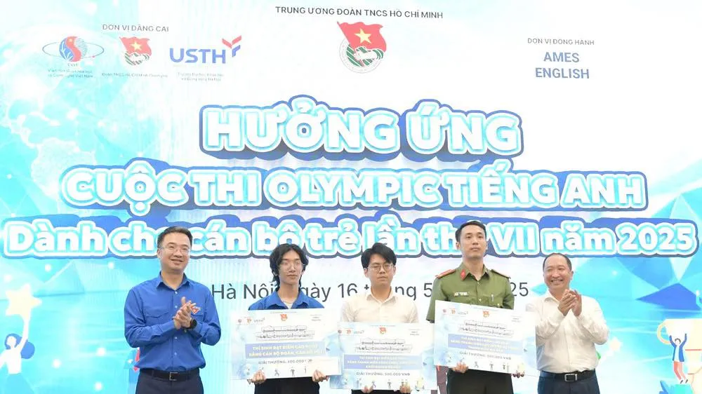 Các thí sinh hưởng ứng cuộc thi ngay sau lễ khai mạc