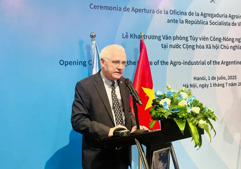 Đại sứ Marcos A. Bednarski phát biểu khai trương Văn phòng tùy viên chuyên trách công - nông nghiệp Argentina tại Việt Nam 