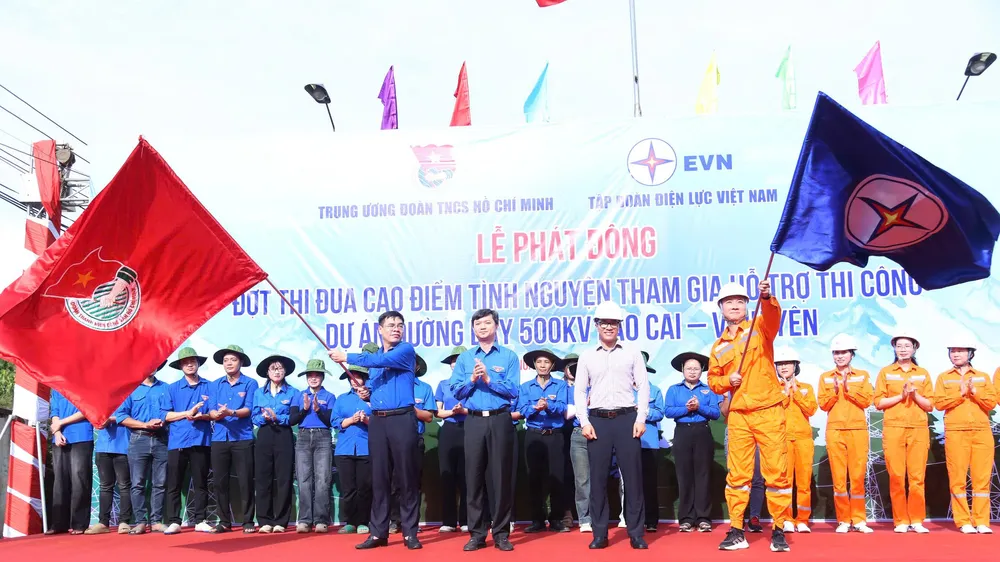 Lễ phát động đợt thi đua cao điểm tình nguyện tham gia hỗ trợ thi công Dự án đường dây 500kV Lào Cai - Vĩnh Yên