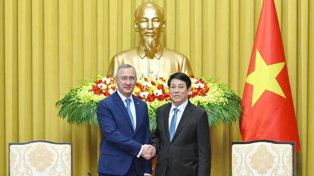 Chủ tịch nước Lương Cường tiếp ông Vladislav Valerievich Shapsha, Thống đốc tỉnh Kaluga, Liên bang Nga. Ảnh: VIẾT CHUNG