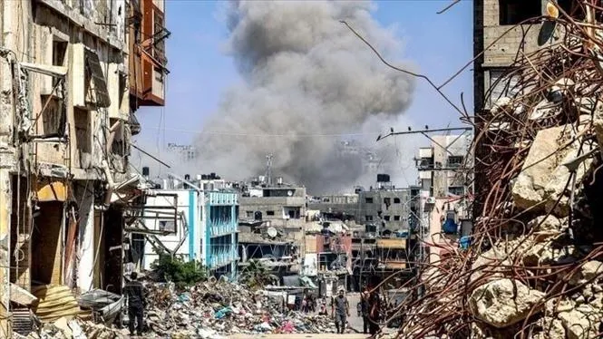 Những toà nhà bị phá huỷ sau cuộc không kích của Israel xuống Dải Gaza. Ảnh: IRNA/TTXVN