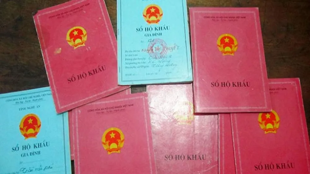 Quản lý dân cư bằng sổ hộ khẩu hay dùng số định danh cá nhân?