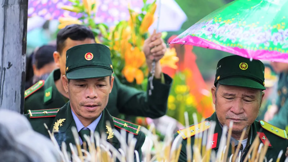 Tri ân các liệt sĩ tại di tích Đồn biên phòng 209 - Pò Hèn