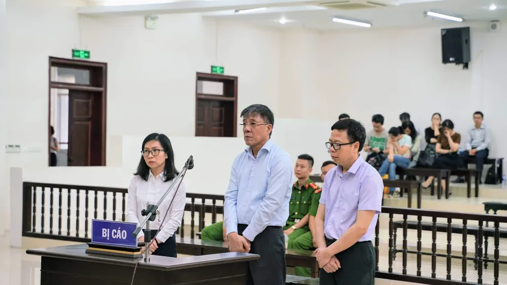 Nhận lãi ngoài, sếp dầu khí lĩnh án 20 năm tù