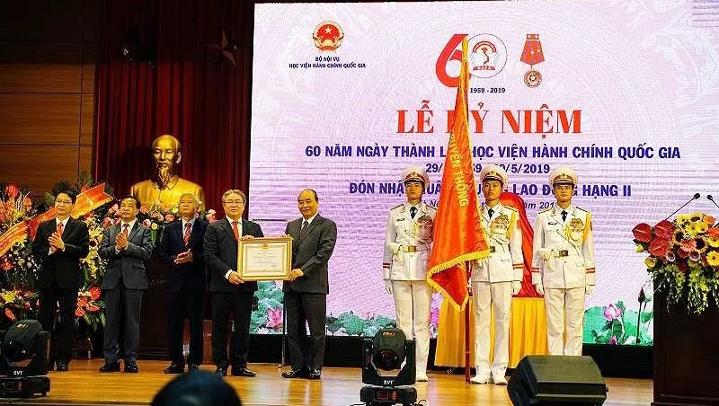 Thủ tướng trao Huân chương Lao động hạng Nhì cho Học viện Hành chính Quốc gia