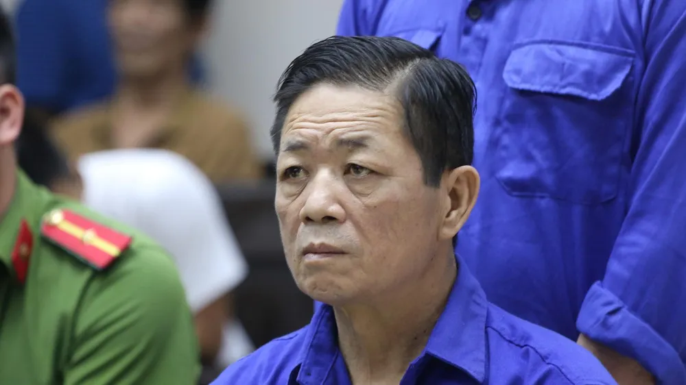 Hưng "kính" tại tòa. Ảnh: GIA KHÁNH