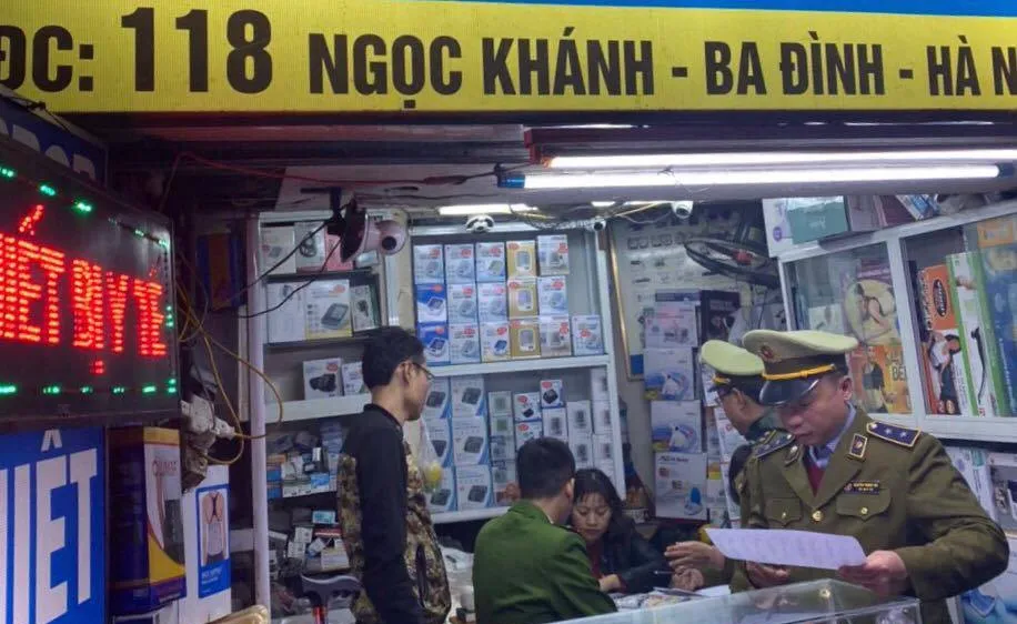 Công an Hà Nội ra quân xử lý nạn đầu cơ khẩu trang y tế