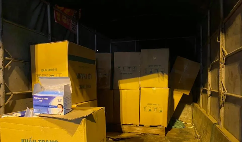 Vận chuyển, tiêu thụ khẩu trang lúc đêm tối để tránh phát hiện